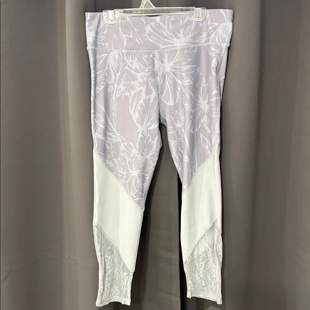Fabletics Light Purple Floral cropped Leggings